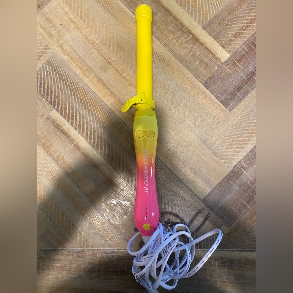 Beachwaver B1 NWOT